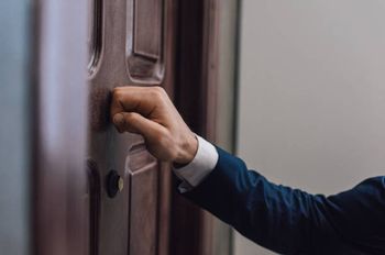 Pukają do domów mieszkańców. Zaczęły się kontrole