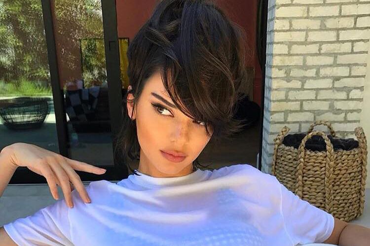 Kendall Jenner w lśniącej kreacji. Przyciągnęła uwagę na British Fashion Awards