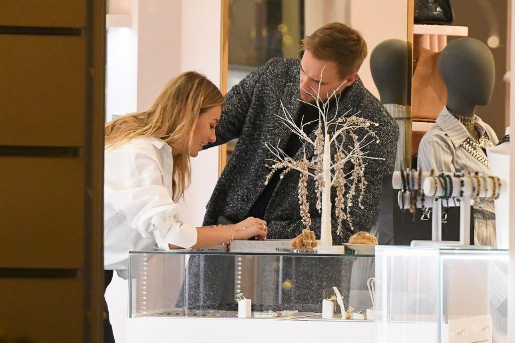 Marcelina Zawadzka i jej partner w butiku
