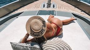 Pozowała w bikini na jachcie. Dominika Cibulkova wypoczywa na Lazurowym Wybrzeżu