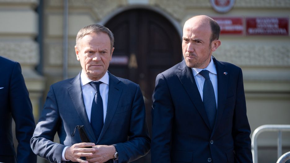 Donald Tusk, Borys Budka (PO), Szymon Holownia (Polska 2050) after the government's meeting with opposition politicians, at the Chancellery in Warsaw, Poland, on March 21, 2022 (Photo by Mateusz Wlodarczyk/NurPhoto via Getty Images)