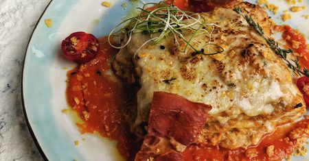 Lasagne z chorizo, czterema serami, selerem naciowym i pieczarkami