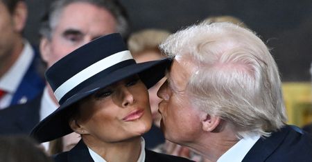 Kapelusz Melanii zatrzymał Donalda Trumpa. To nie mogło umknąć mediom