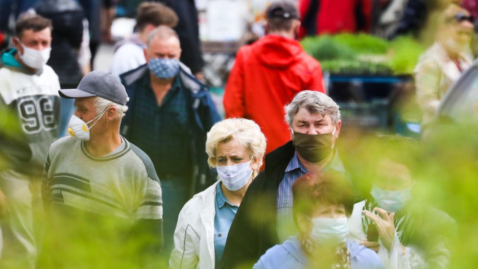 Koronawirus. Możliwy lockdown? Prof. Gut: zamknąć wszystkich się nie da