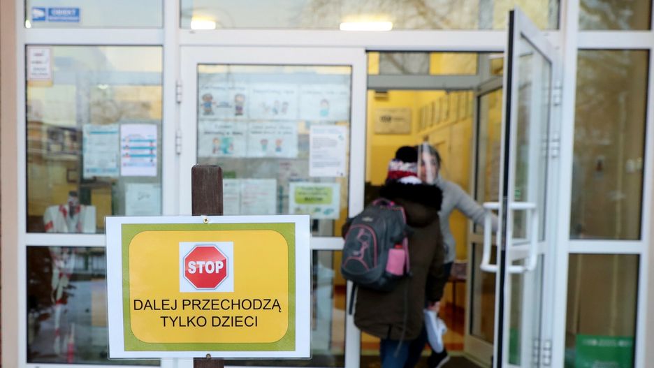 Koronawirus. Ekspert: dzieci w tym roku szkolnym nie powinny wrócić do szkół / Zdjęcie ilustracyjne ze stycznia 2021 r.