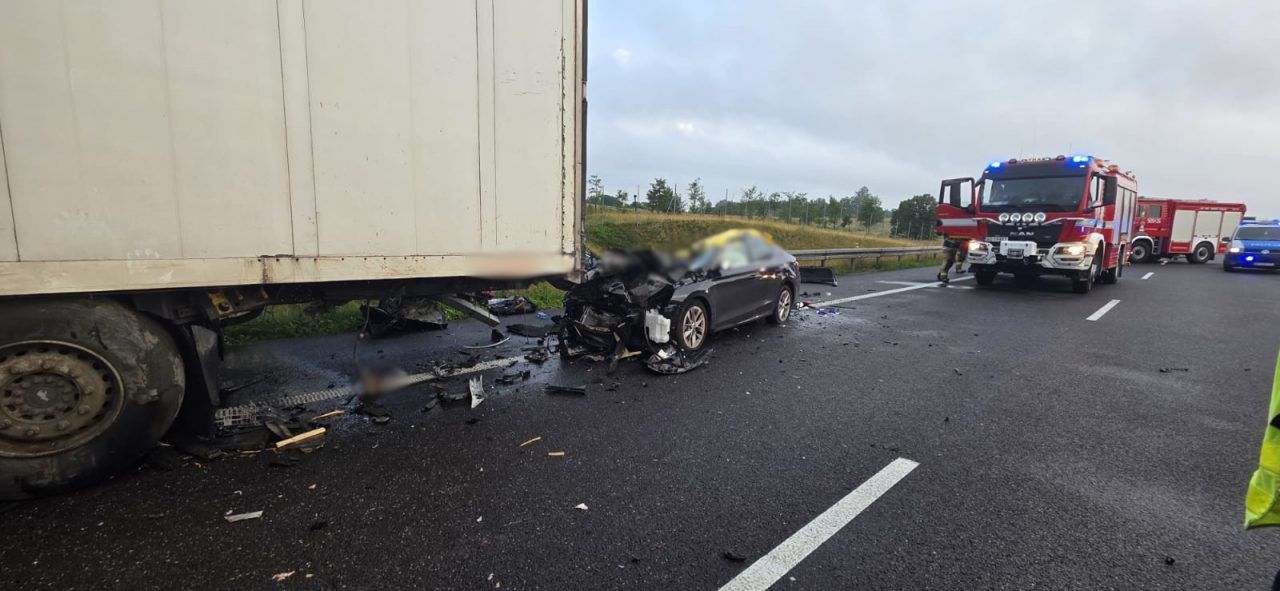 Koszmarny wypadek na S7. Trzy osoby nie żyją, dziecko w szpitalu