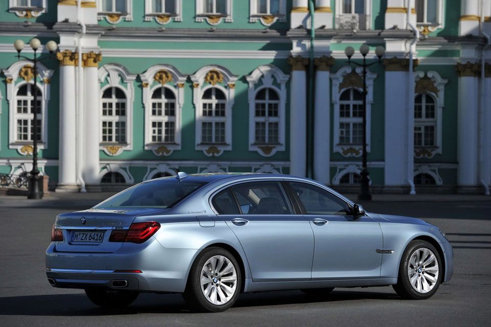 BMW serii 7 na rok 2013 - megagaleria niemieckiego okrętu flagowego 129