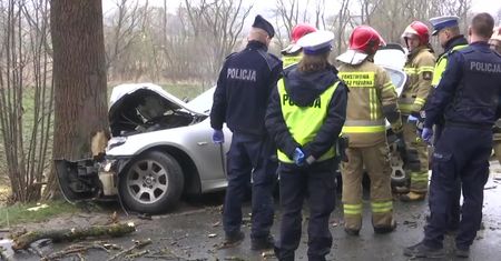 Dwaj mężczyźni ranni w wypadku na drodze z Kamiennej Góry do Jeleniej Góry