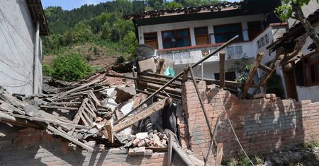 Chiny: Już 179 zabitych po trzęsieniu ziemi