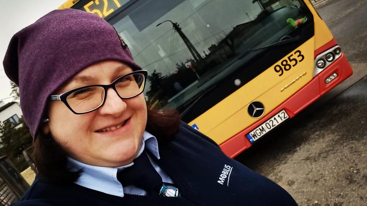 Jest mamą i kieruje miejskim autobusem. "Kiedyś usłyszałam, że powinnam wrócić do garów"
