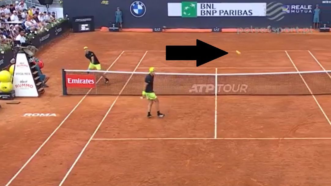 Twitter / Polsat Sport / Na zdjęciu: Hubert Hurkacz przelobował Jakuba Mensika
