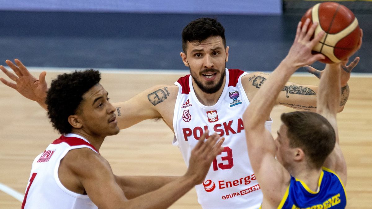 PAP / Andrzej Grygiel / Na zdjęciu: Jeremy Sochan i Dominik Olejniczak 