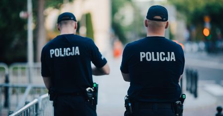 Noworodek porzucony w reklamówce w Łodzi. Policja odnalazła matkę