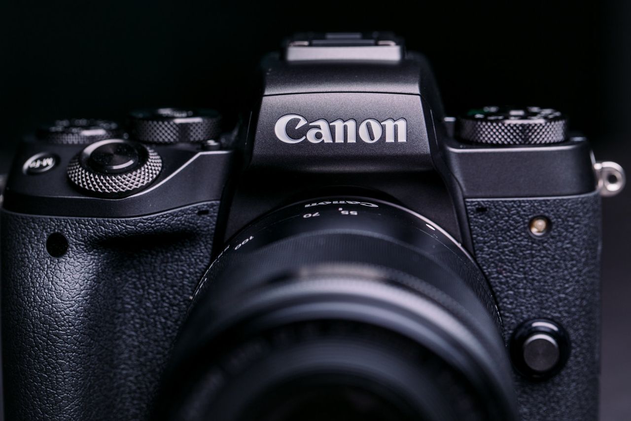Canon i Nikon szykują ofensywę na rynku bezlusterkowców. Pobiją Sony i Fujifilm?