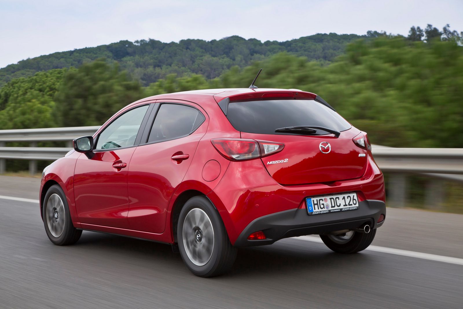 Europejska Mazda 2 – obszerna galeria zdjęć 75