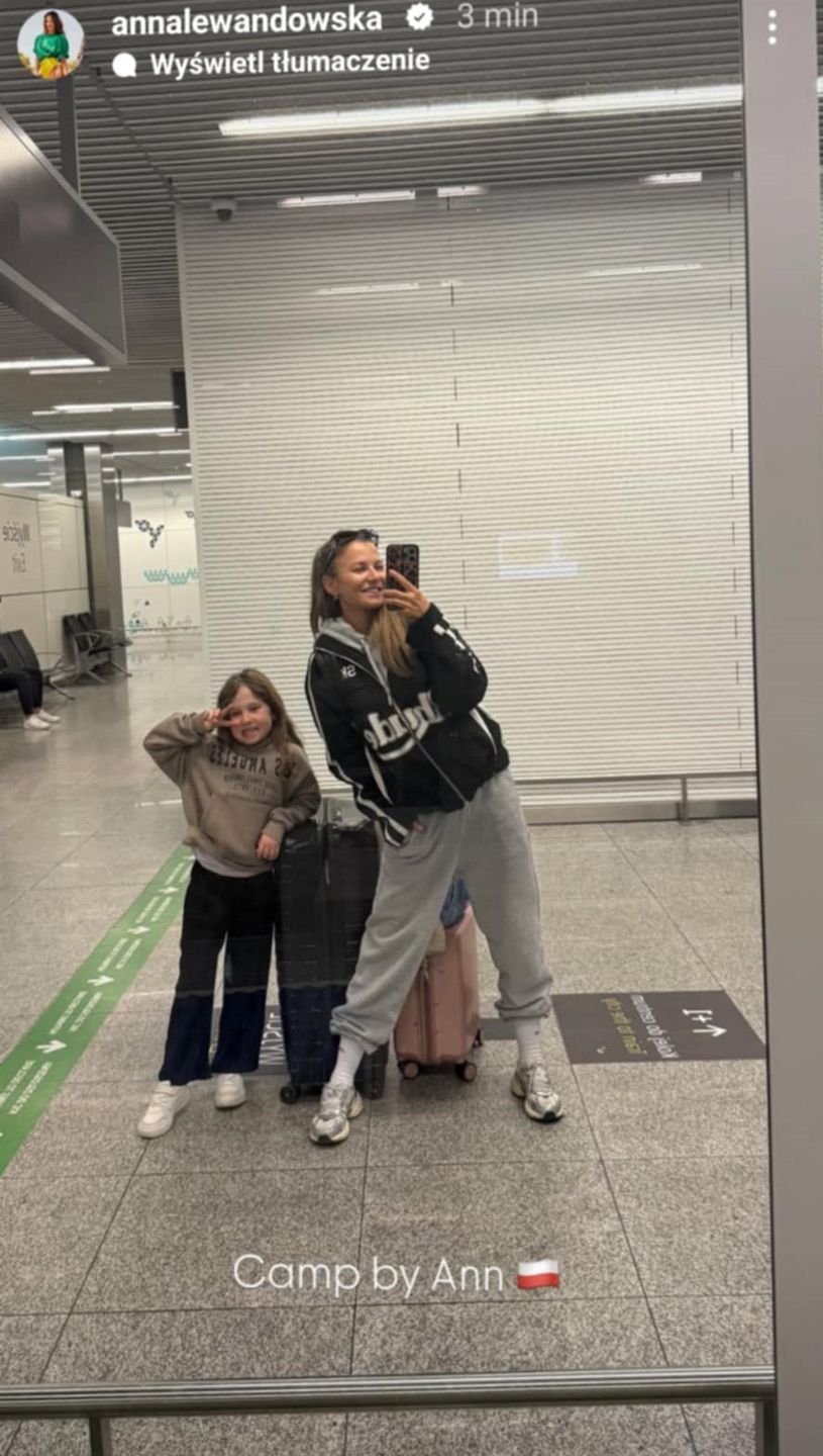 Anna Lewandowska przyleciała z Klarą do Polski