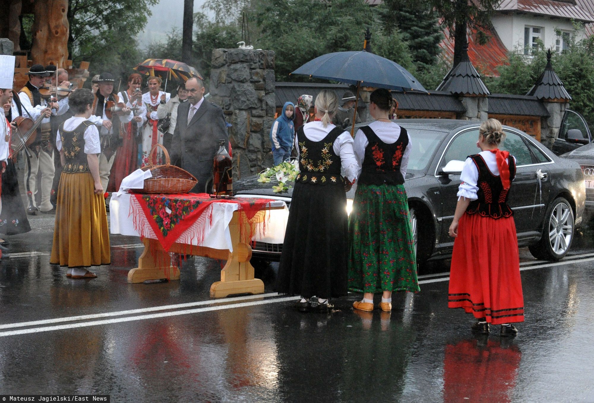 Tak wyglądał ślub Katarzyny Cichopek i Marcina Hakiela