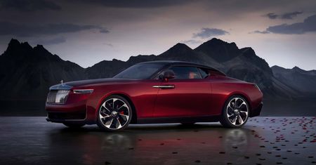 Rolls-Royce La Rose Noire Droptail otwiera nową serię ręcznie tworzonych egzemplarzy