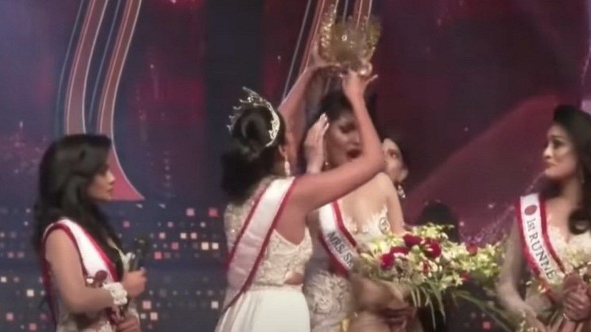 Była miss siłą odebrała koronę tegorocznej laureatce