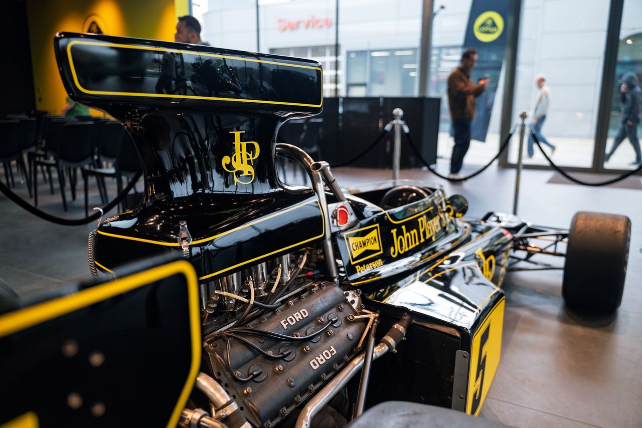 Otwarcie salonu Lotus Warszawa