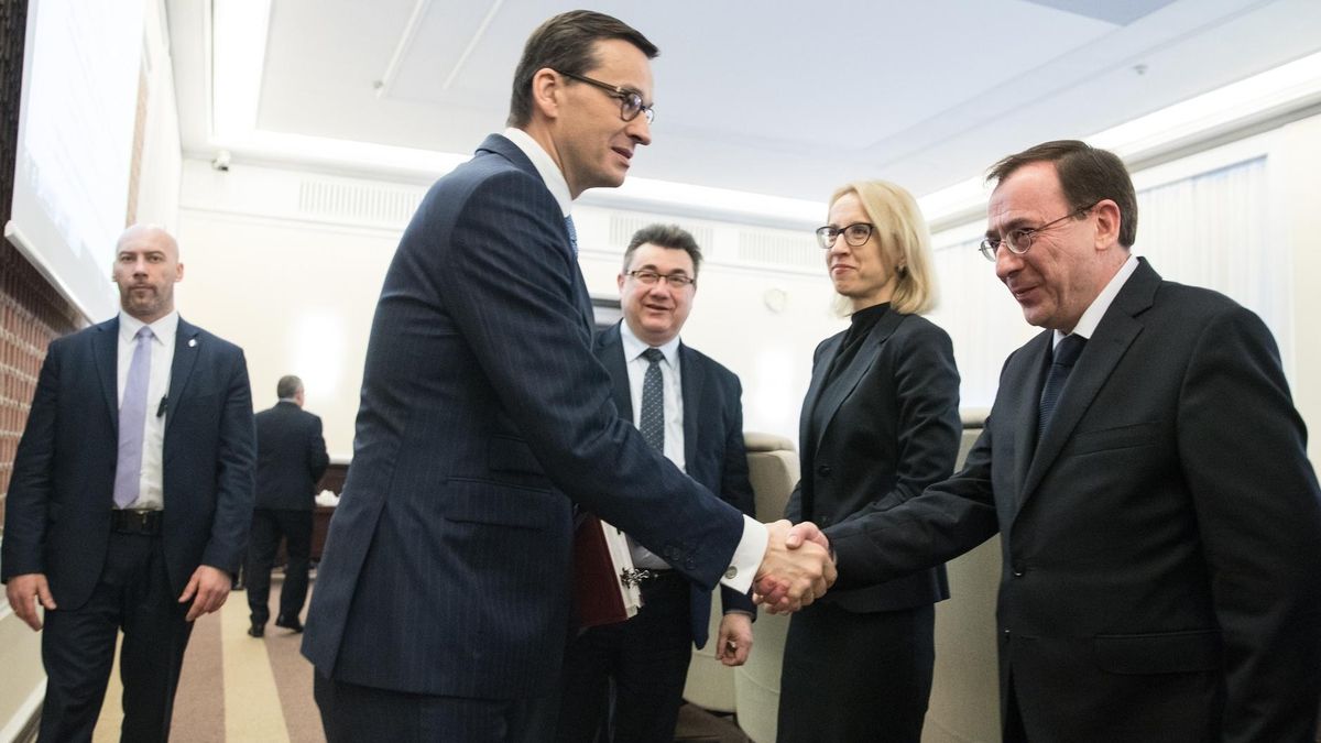 Grupa robocza ds. zagrożeń finansowych rekomenduje powołanie międzyresortowego zespołu, który będzie koordynował prace służb w zakresie ścigania oszustów finansowych.