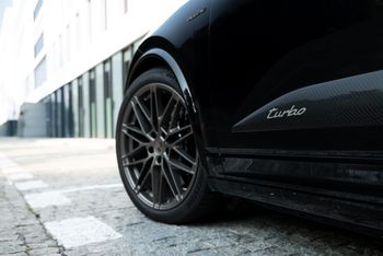 Porsche zamyka kolejne salony w Chinach. Coraz większe cięcia