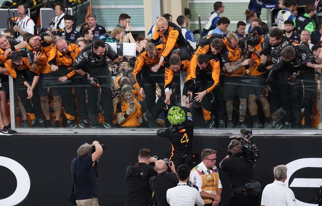 Tak Norris świętował tytuł (fot. PAP/ALI HAIDER)