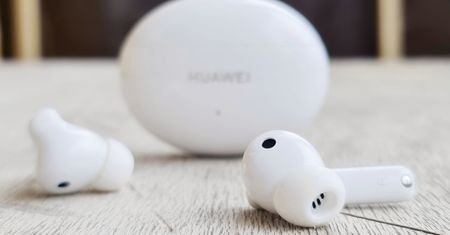W tej cenie to sztos nad sztosami. Słuchawki Huawei FreeBuds 4i dają radę