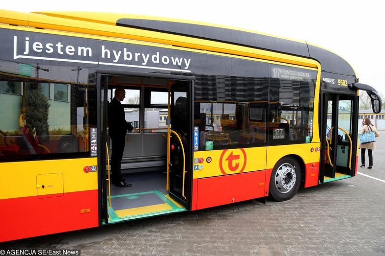 Hybrydowy autobus komunikacji miejskiej