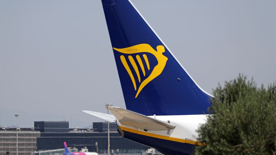 The strike of the cabin crew of the Ryanair company continues to affect Spanish airports. Ten airports have suffered delays and cancellations, mainly those of Barcelona, Madrid, Palma de Mallorca and Malaga. In the photo, a Ryanair Boeing 737 landing at Barcelona airport,, in Barcelona, on 09th August 2022. 
 -- (Photo by Urbanandsport/NurPhoto via Getty Images)