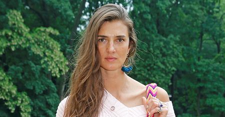 "Przeraża mnie, co dzieje się w naszym kraju". Kamila Szczawińska o tym, dlaczego nie mieszka w Polsce