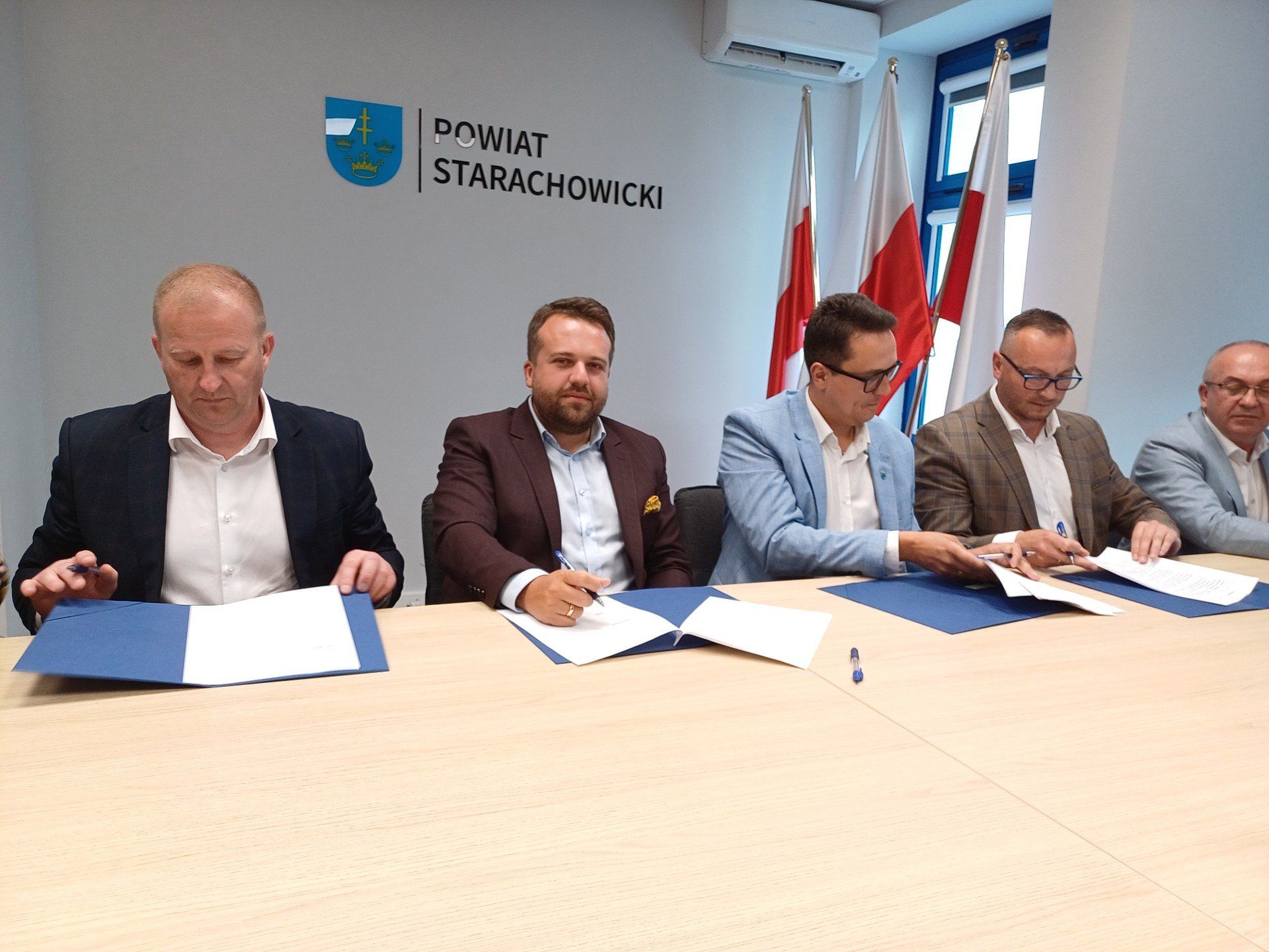 W Starachowicach podpisano porozumienie otwierające drogę do rewitalizacji zabytkowej linii kolejowej na trasie Starachowice – Iłża.