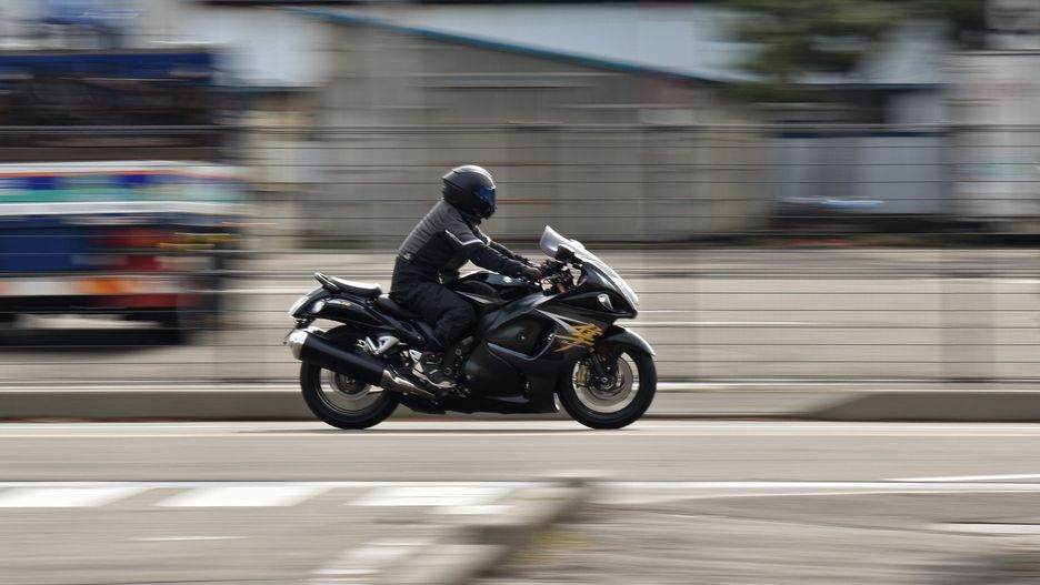 Śląskie. Zrobiło się cieplej i częściej można spotkać na drodze motocyklistów.