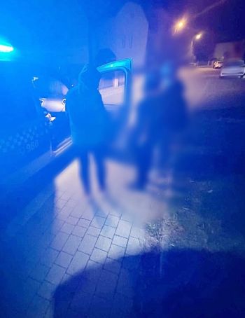 Dwóch 12-latków na jednej hulajnodze elektrycznej. Nocna przejażdżka zakończyła się interwencją!