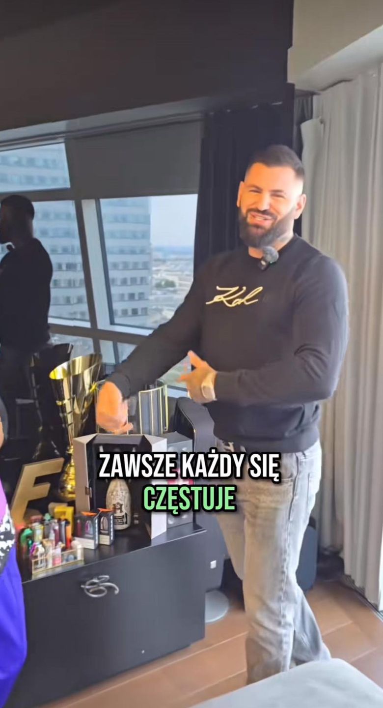 Wojtek Gola pokazał apartament na Złotej 44