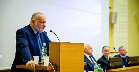 NFZ chce utrudnić Polakom leczenie zaćmy w Czechach. "To barbarzyństwo w czystej postaci"