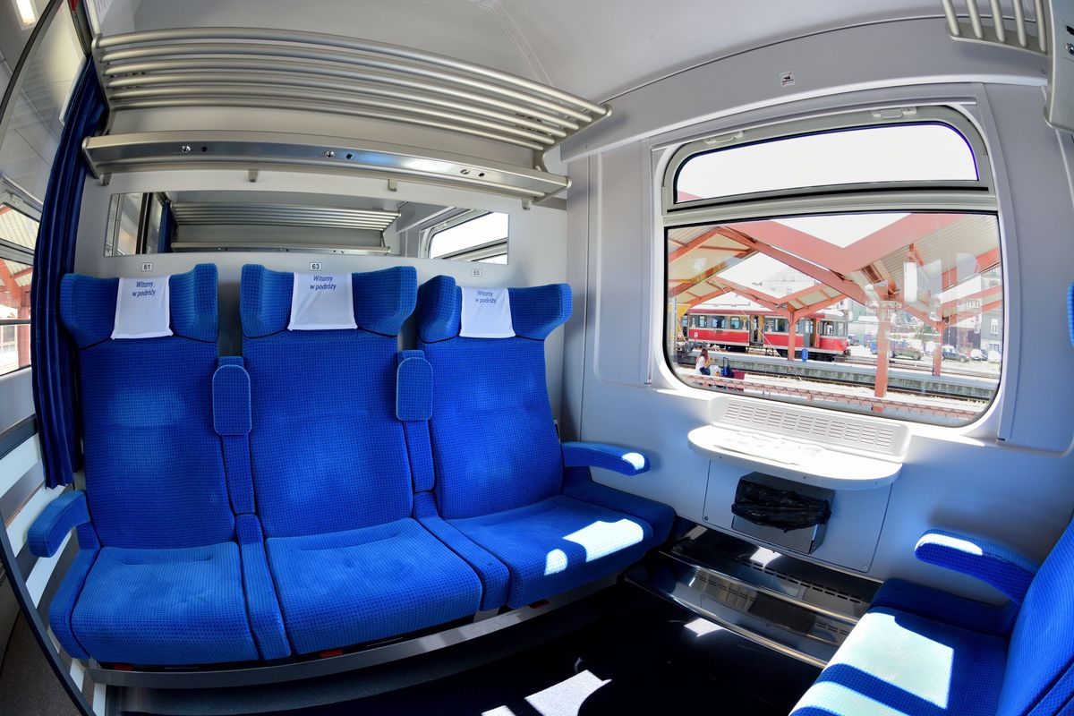 Wnętrze pociągu (zdjęcie ilustracyjne) 