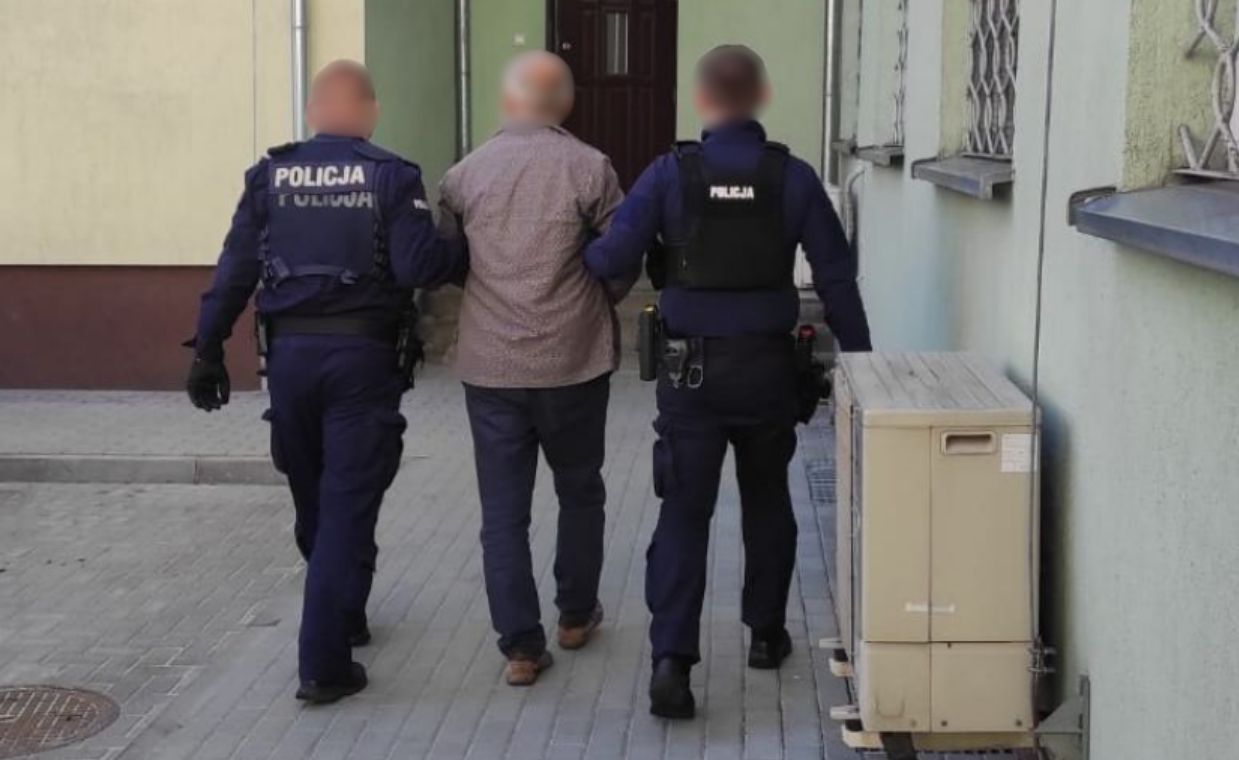 Z sierpem wtargnął do urzędu. Interweniowała policja