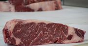 Surowy mostek wołowy z wewnętrznej części bez kości (mięso i tłuszcz, III klasa mięsa)
