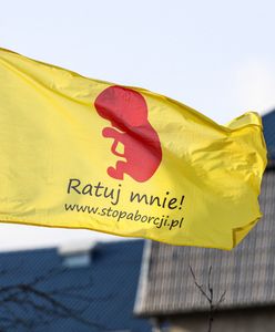 Warszawa. Furgonetka Fundacji Pro zniszczona. Bójka na ulicy Wilczej?