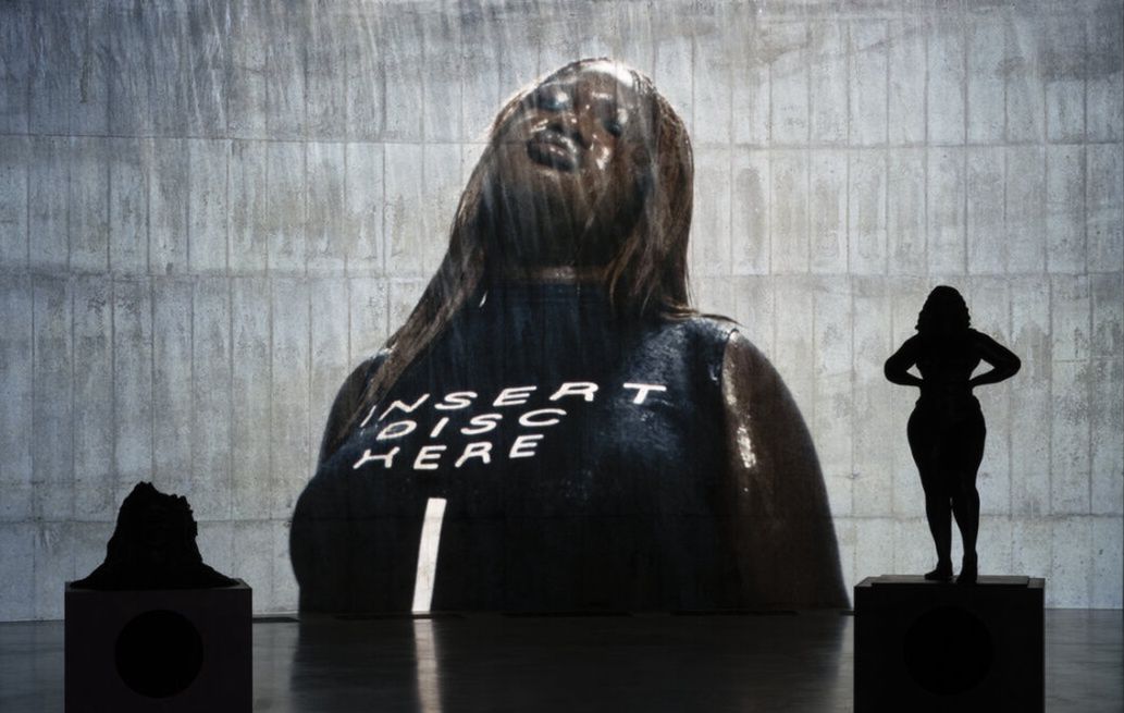 Z Tate Modern do Warszawy. Christelle Oyiri i "Ghost Rider" w Narodowej Galerii Sztuki Zachęta