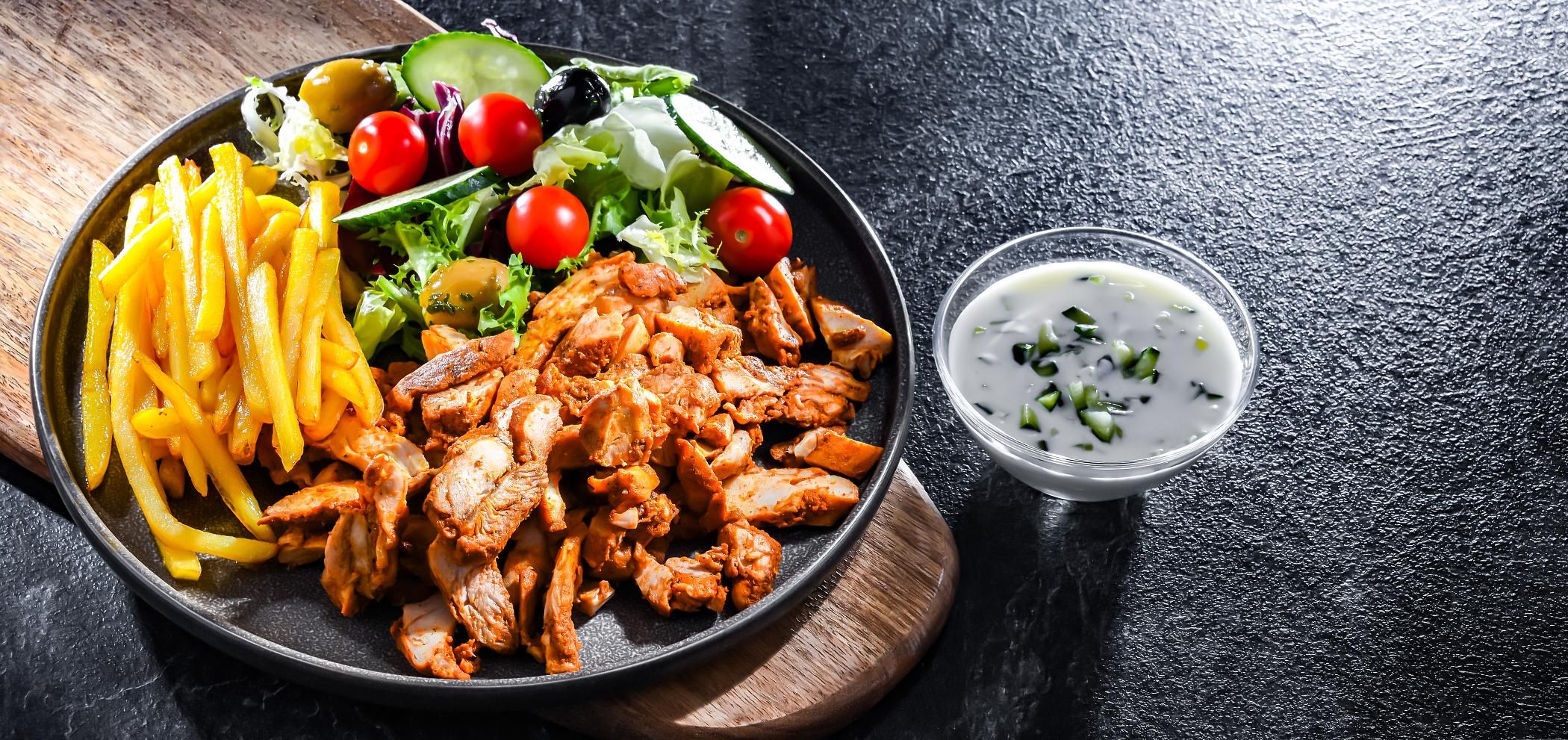 Danie gyros na talerzu