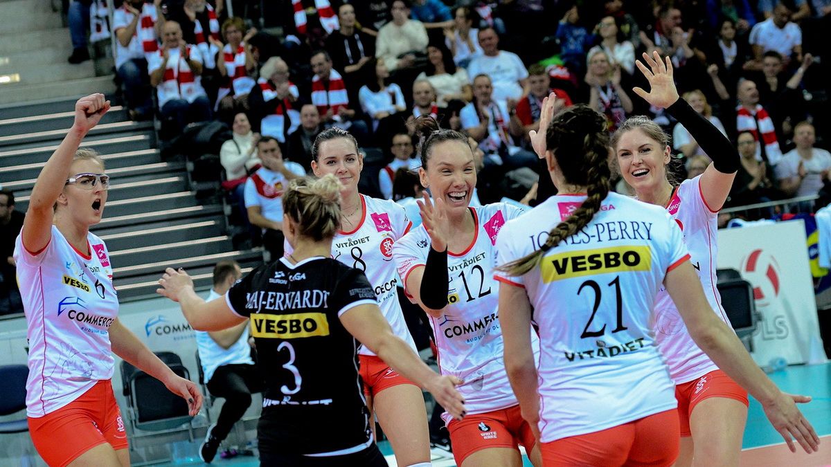 WP SportoweFakty / Paweł Piotrowski / Na zdjęciu: siatkarki ŁKS Commercecon Łódź
