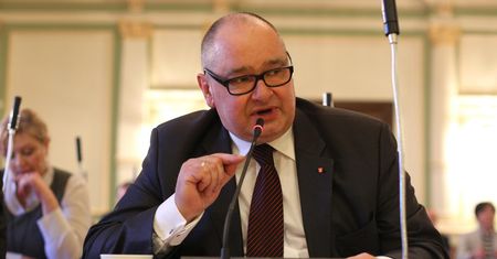 Posłanka PO wypomina radnym PiS bogacenie się za publiczną kasę