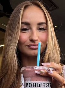 Littlemonster96 przetestowała smoothie Hailey Bieber. "Marzenie odhaczone"