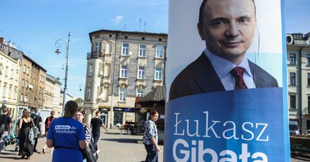 Gorący finisz kandydata. Dozbierał podpisy. Kandydatka Lewicy także złożyła swoje