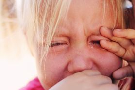 10 oznak wskazujących na to, że twoje dziecko ma problem ze wzrokiem