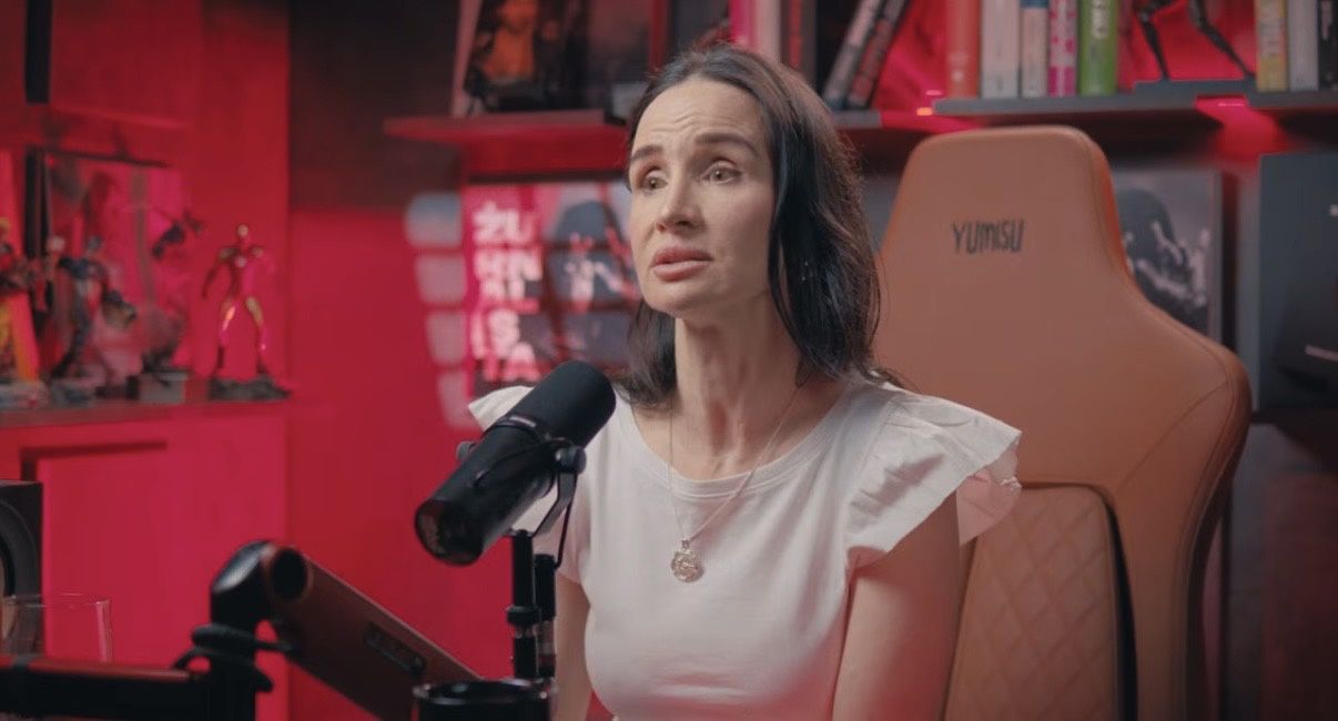 Viola Kołakowska podczas rozmowy 