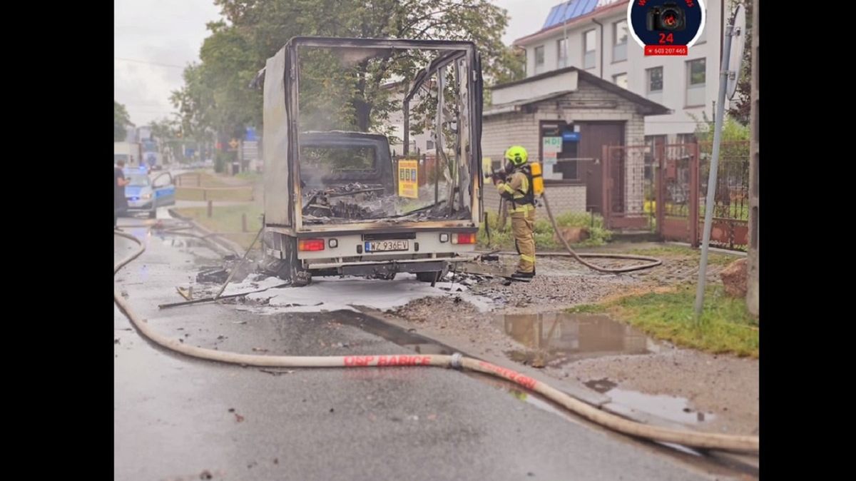 Tyle zostało z busa. Przyczyna pożaru szokuje. 
