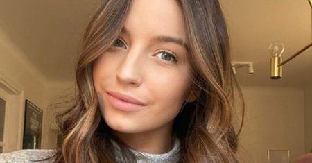 Julia Wieniawa pozuje z nastoletnią siostrą